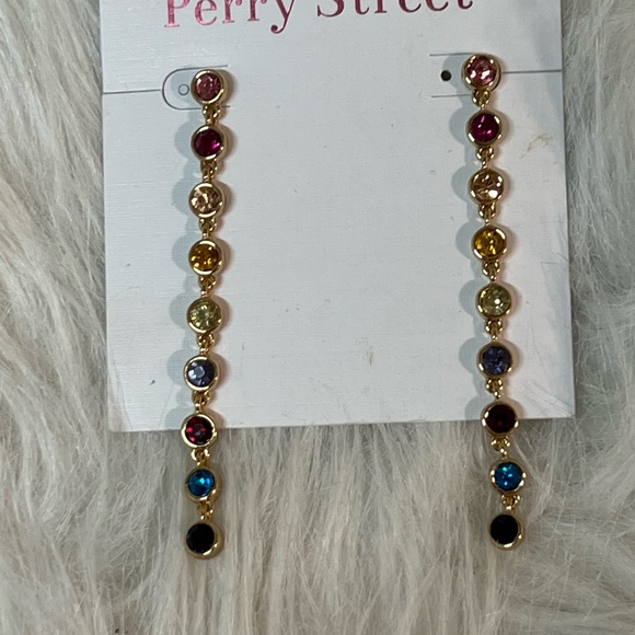 Perry Street earrings - Picture 3 of 4